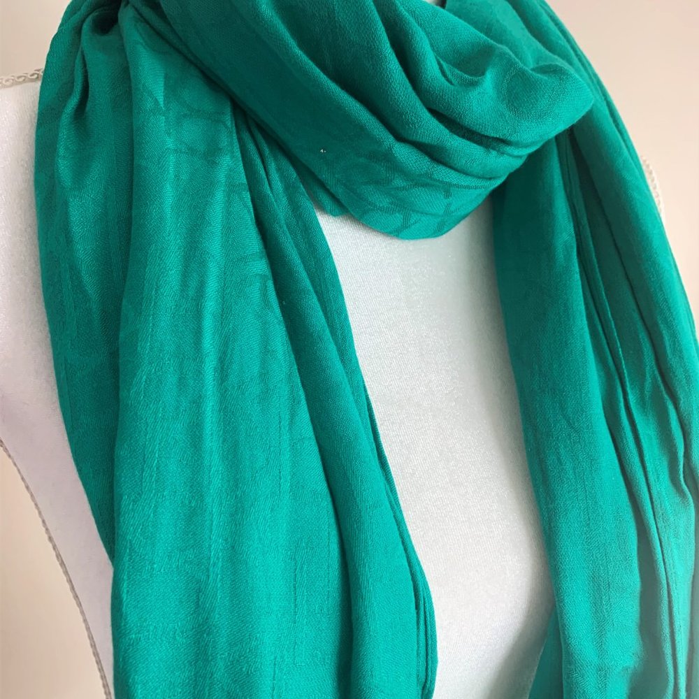 Pretty Green Scarf - Picture 2 of 3